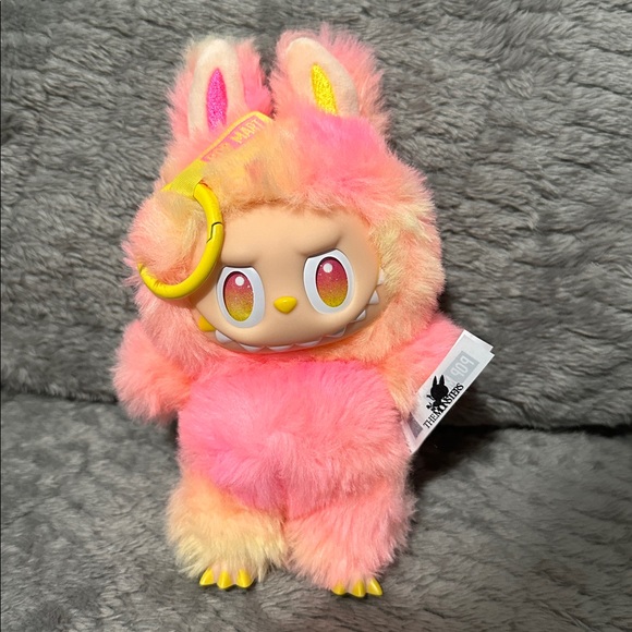 Big Into Energy Plush Pendant Loyalty - Picture 2 of 4